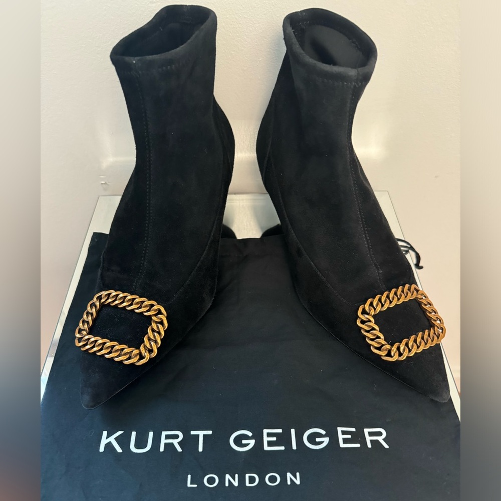 Kurt Geiger Boots Womens Black Suede Leather Ankle Booties Gold Chains 38 8